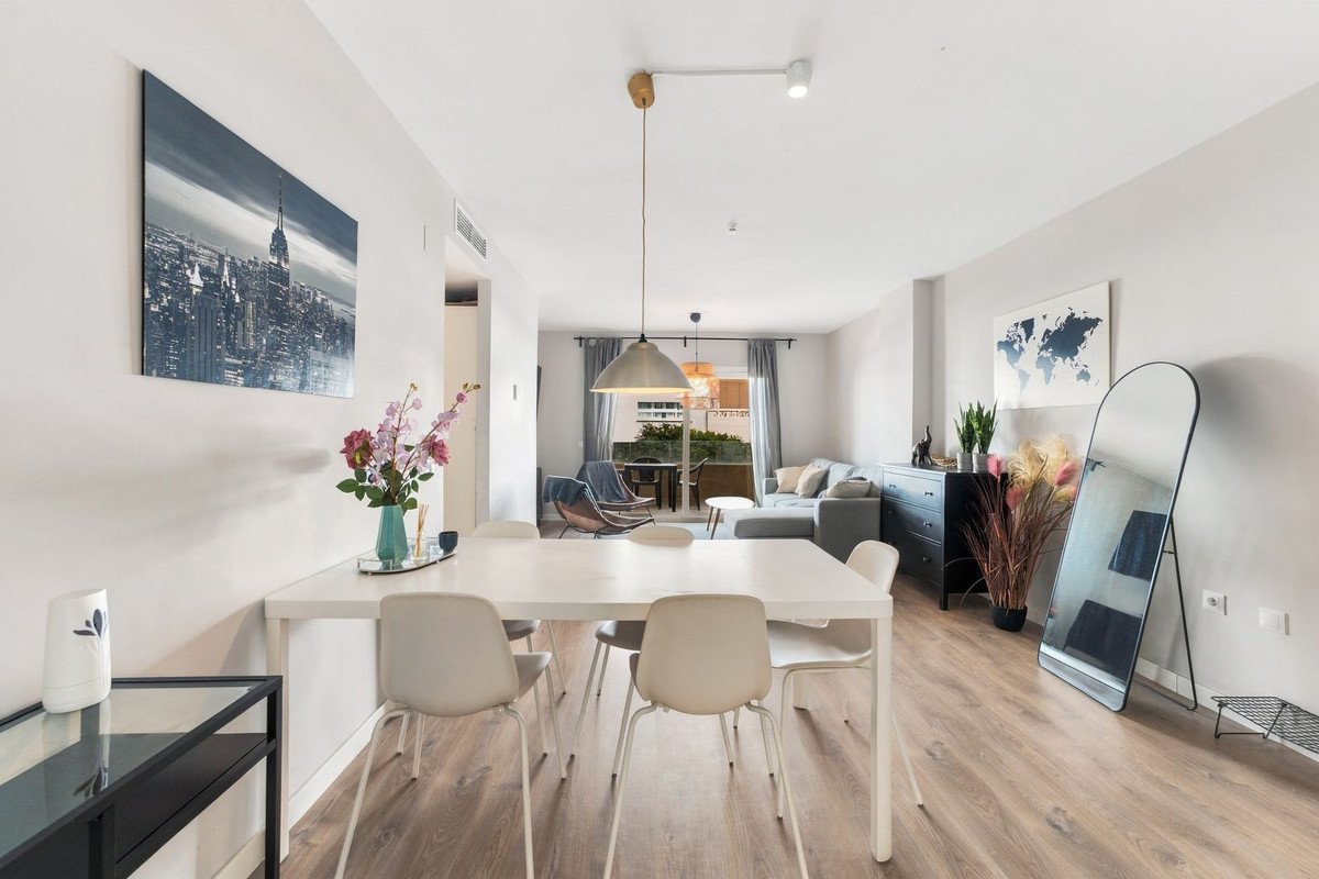 3 Bed Middle Floor Apartment in Nueva Andalucía