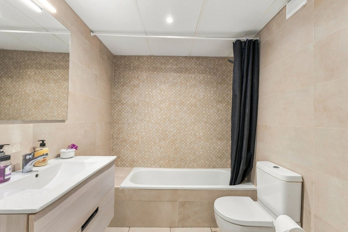 3 Bed Middle Floor Apartment in Nueva Andalucía