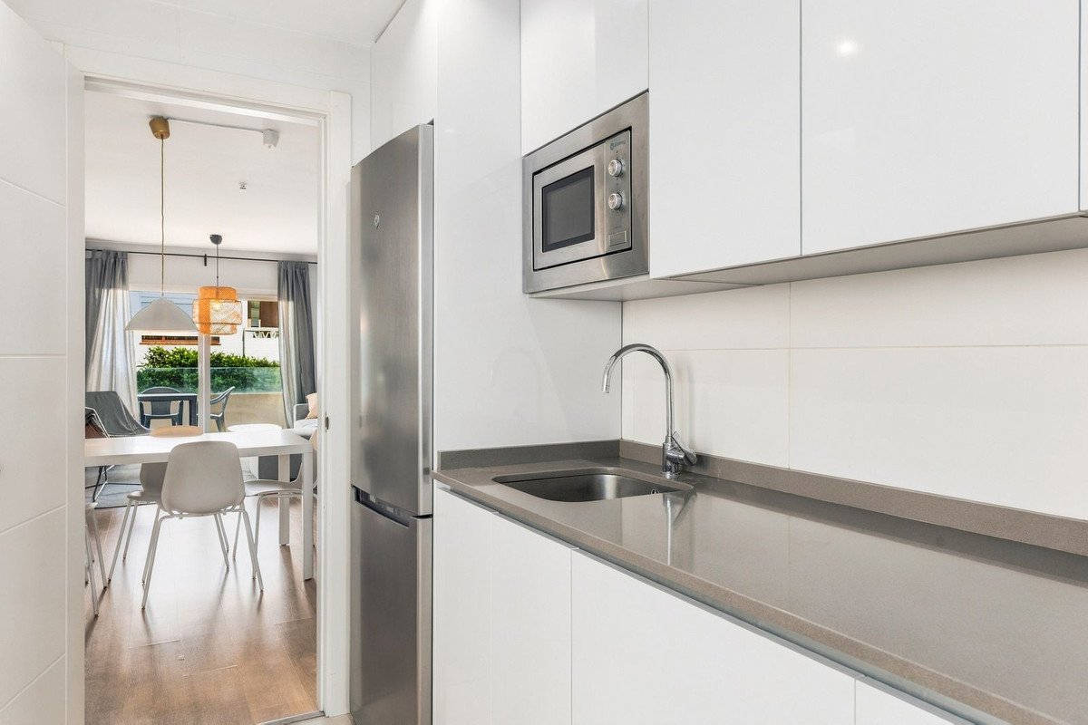 3 Bed Middle Floor Apartment in Nueva Andalucía