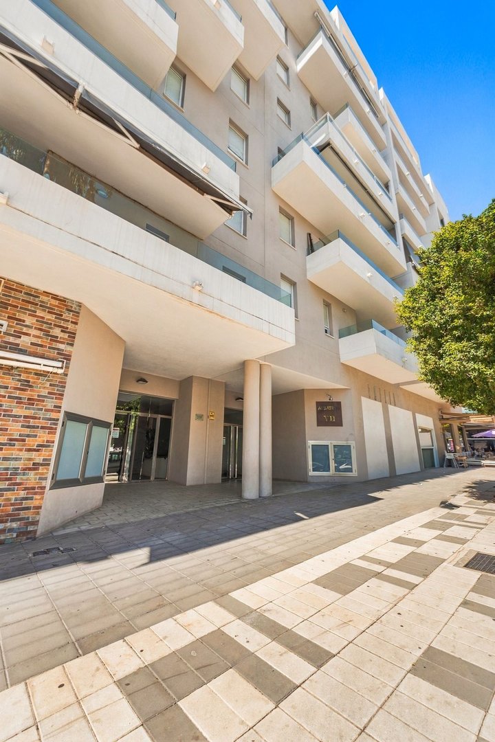3 Bed Middle Floor Apartment in Nueva Andalucía