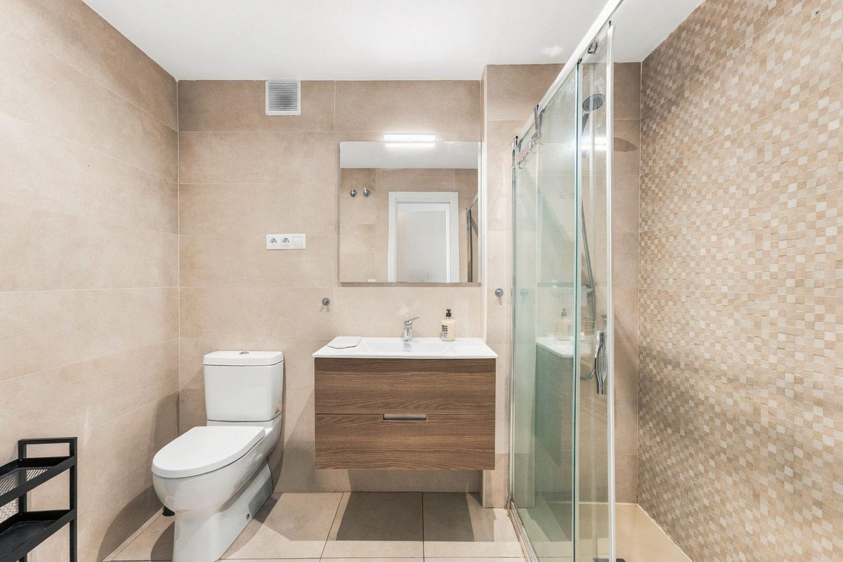 3 Bed Middle Floor Apartment in Nueva Andalucía