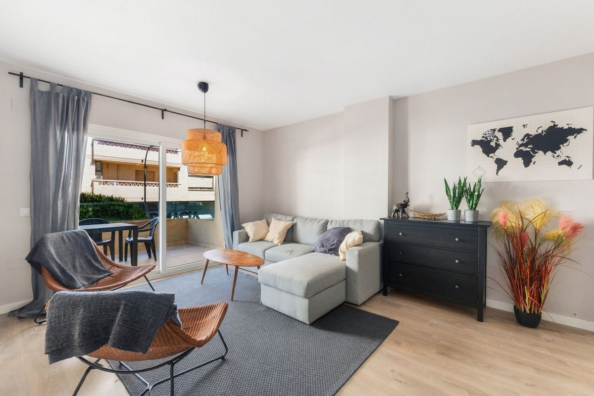 3 Bed Middle Floor Apartment in Nueva Andalucía