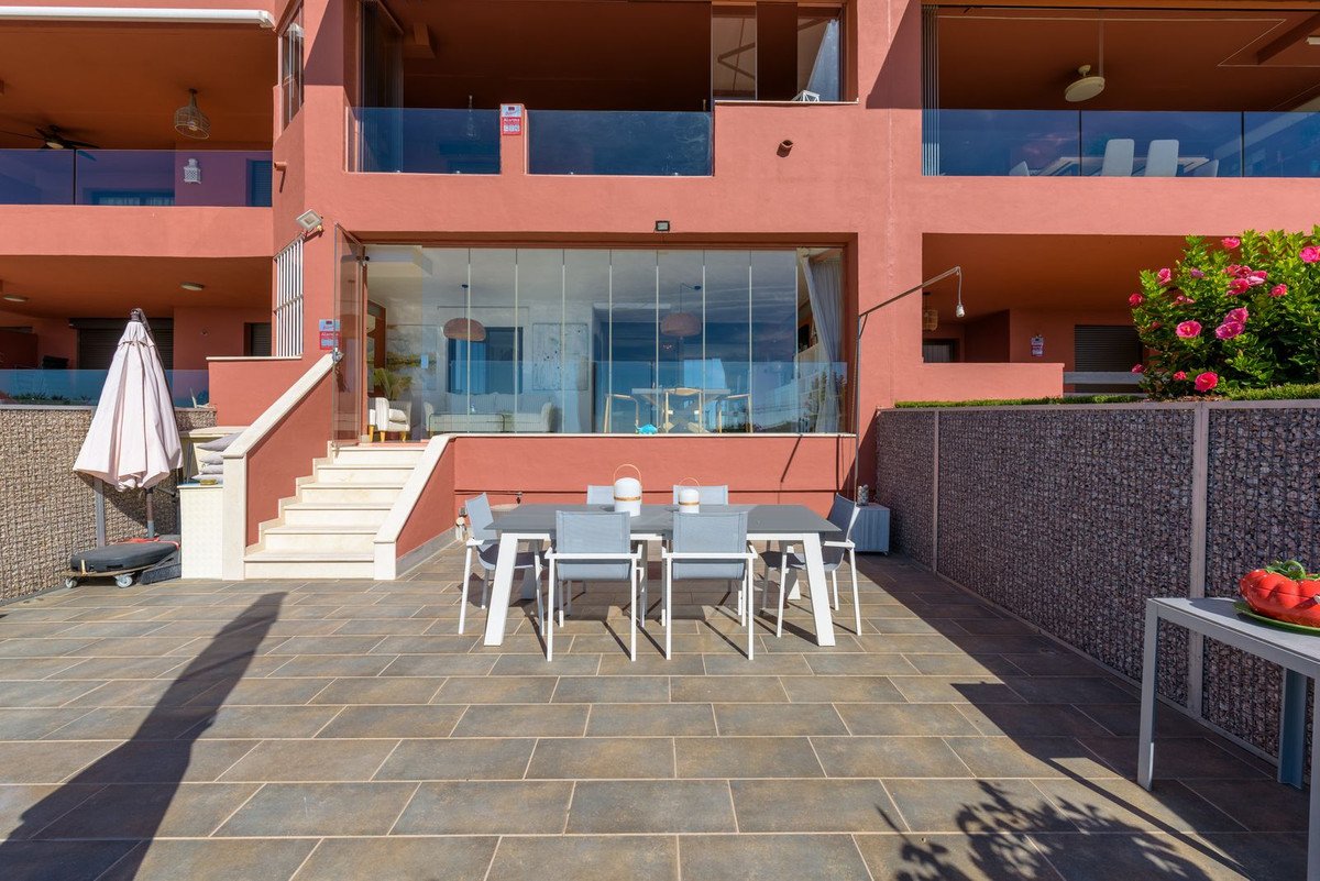 2 Bed Ground Floor Apartment in Casares Playa