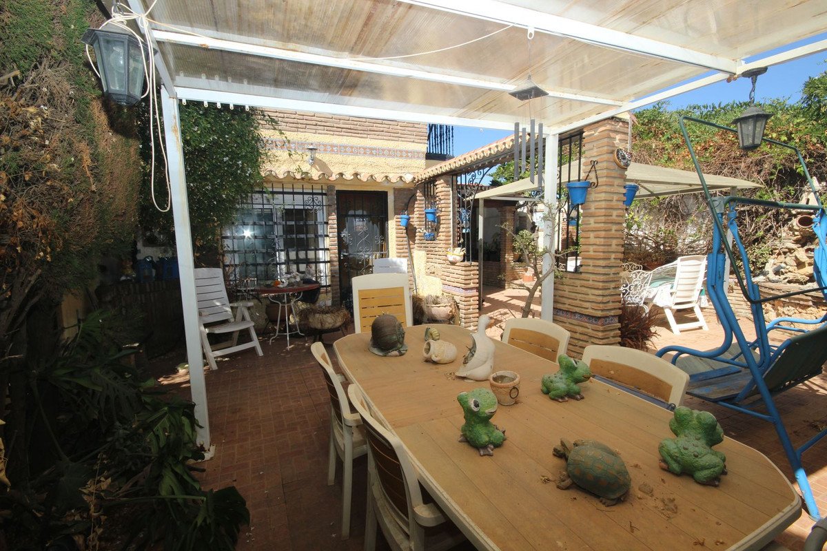 4 Bed Semi-Detached House in Elviria