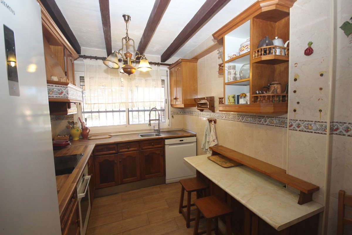 4 Bed Semi-Detached House in Elviria