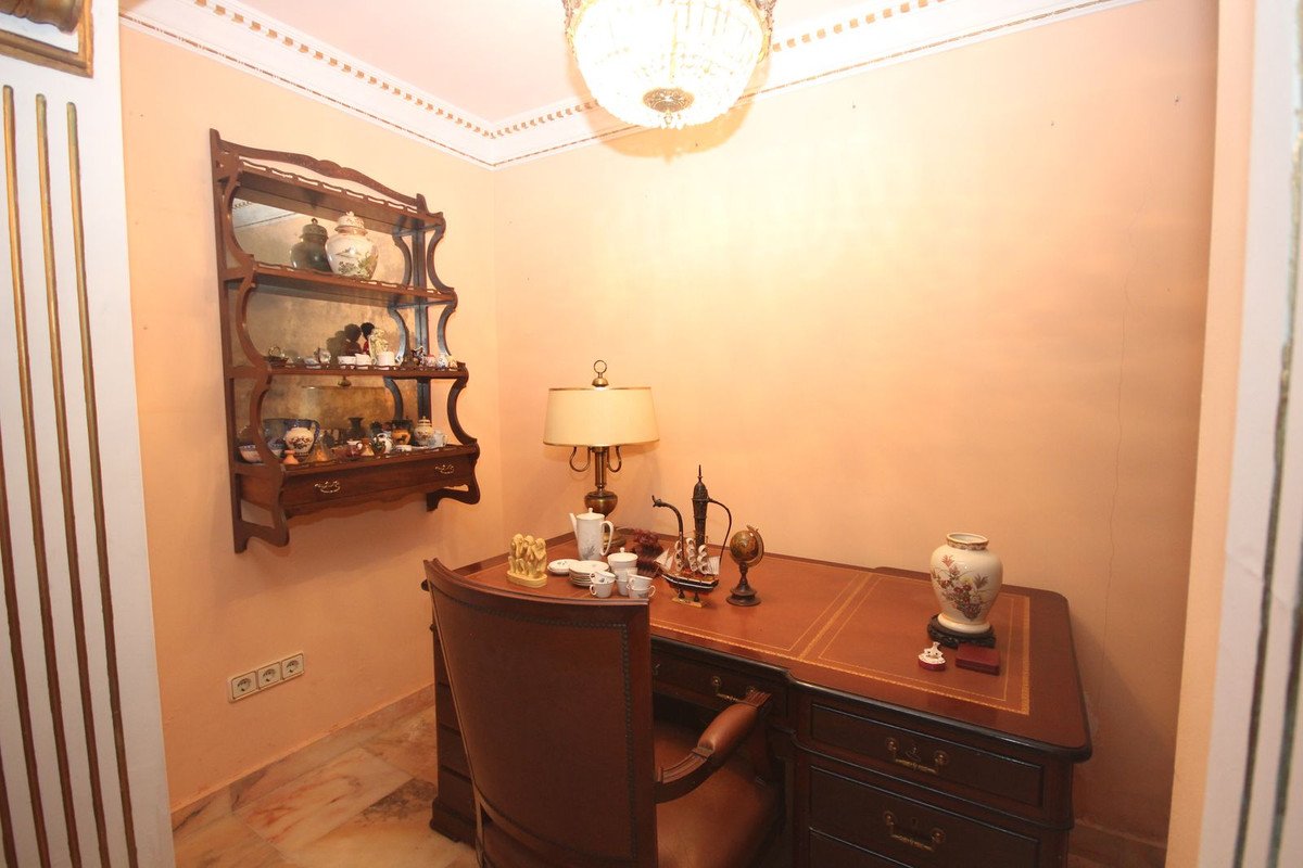 4 Bed Semi-Detached House in Elviria