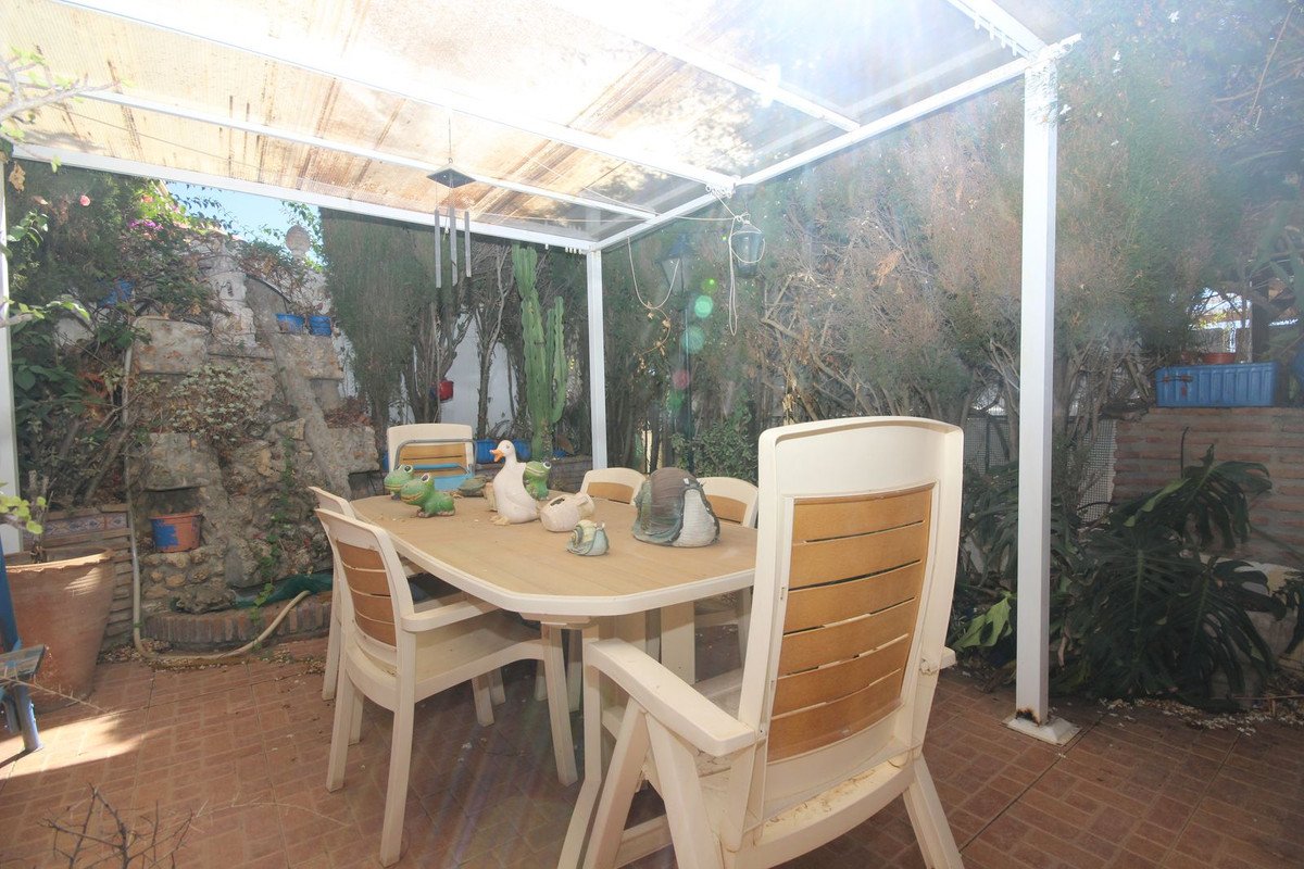 4 Bed Semi-Detached House in Elviria