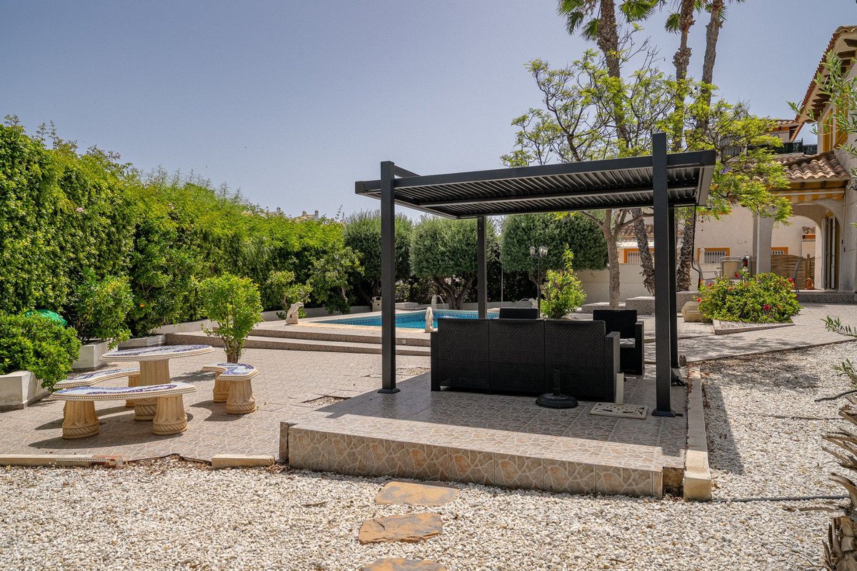 3 Bed Detached Villa in Orihuela Costa