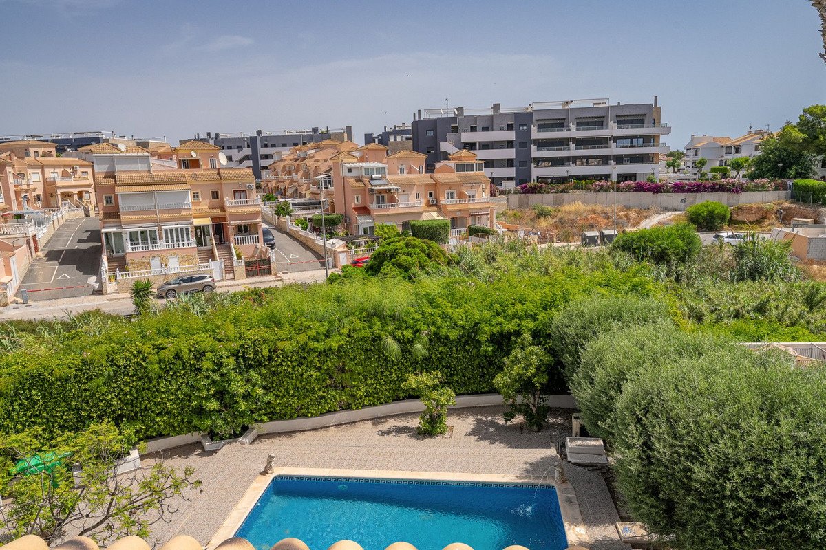 3 Bed Detached Villa in Orihuela Costa