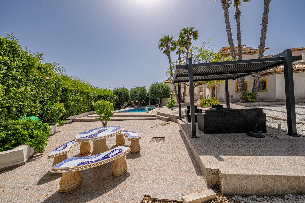 3 Bed Detached Villa in Orihuela Costa