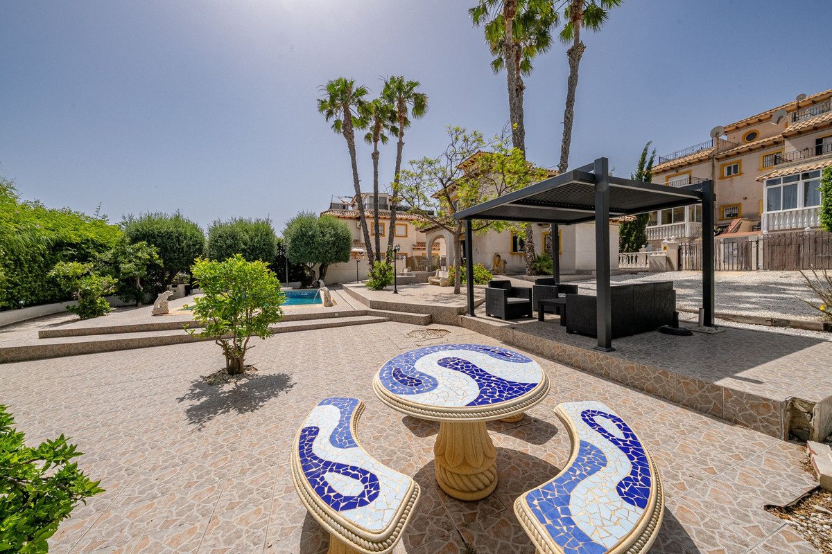 3 Bed Detached Villa in Orihuela Costa