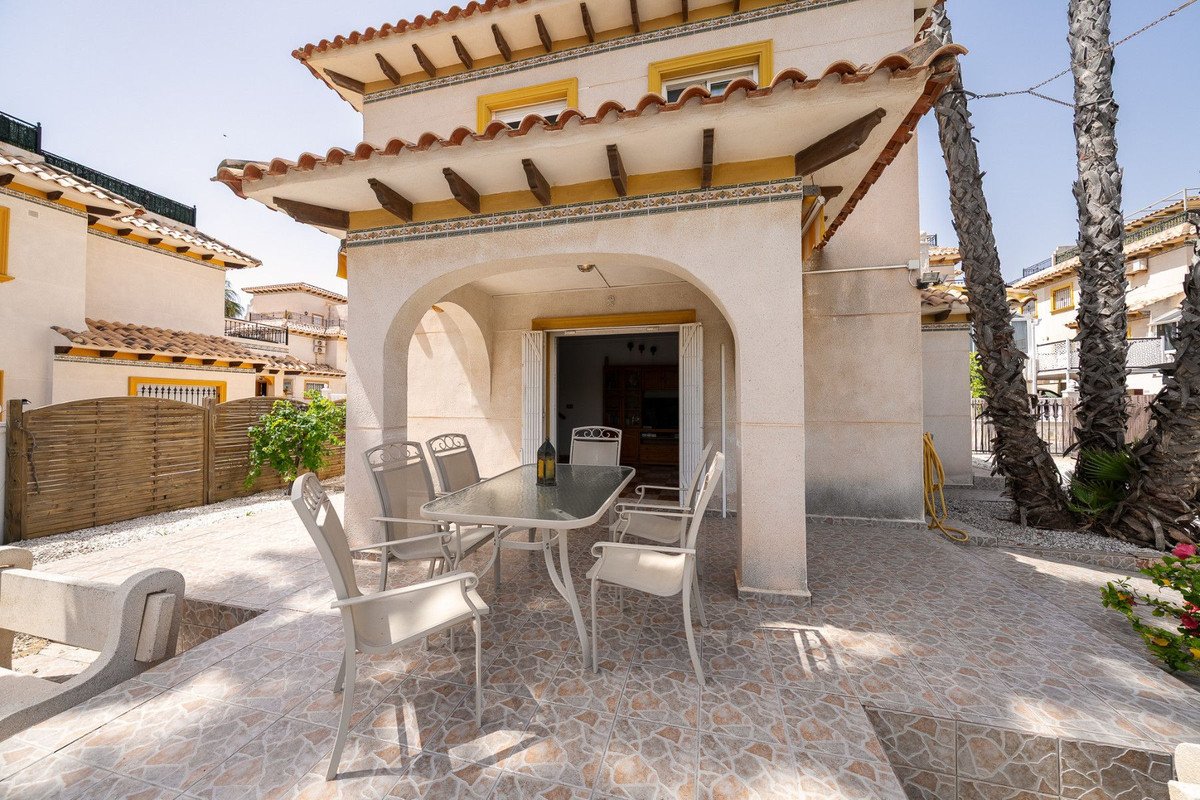 3 Bed Detached Villa in Orihuela Costa