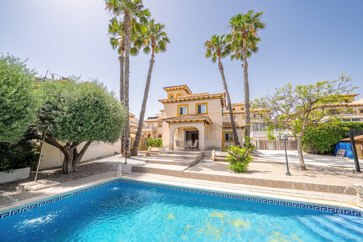 3 Bed Detached Villa in Orihuela Costa