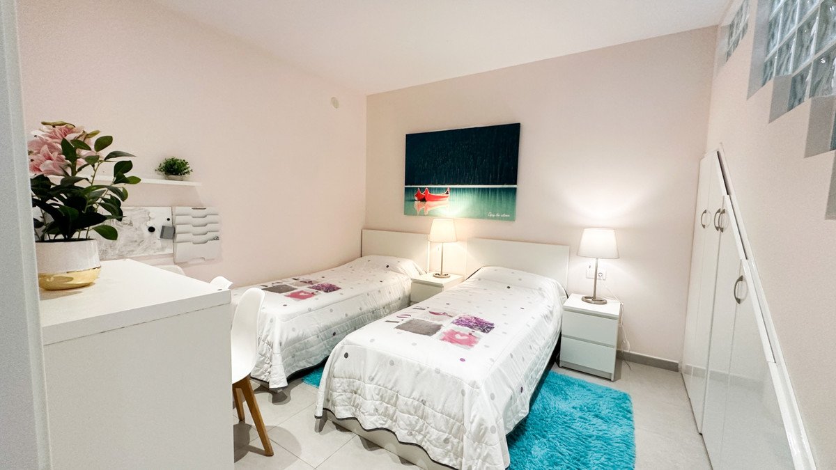 5 Bed Detached Villa in Torrevieja