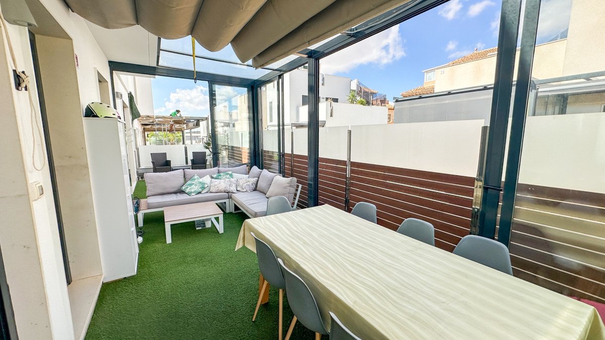 5 Bed Detached Villa in Torrevieja