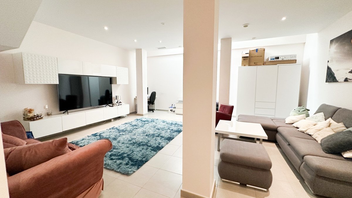 5 Bed Detached Villa in Torrevieja