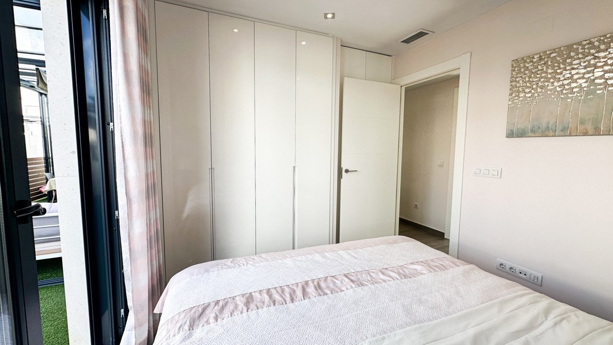 5 Bed Detached Villa in Torrevieja