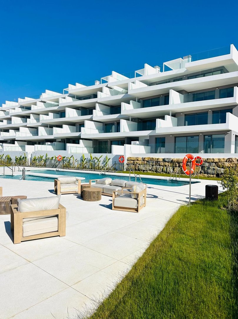 3 Bed Middle Floor Apartment in Manilva