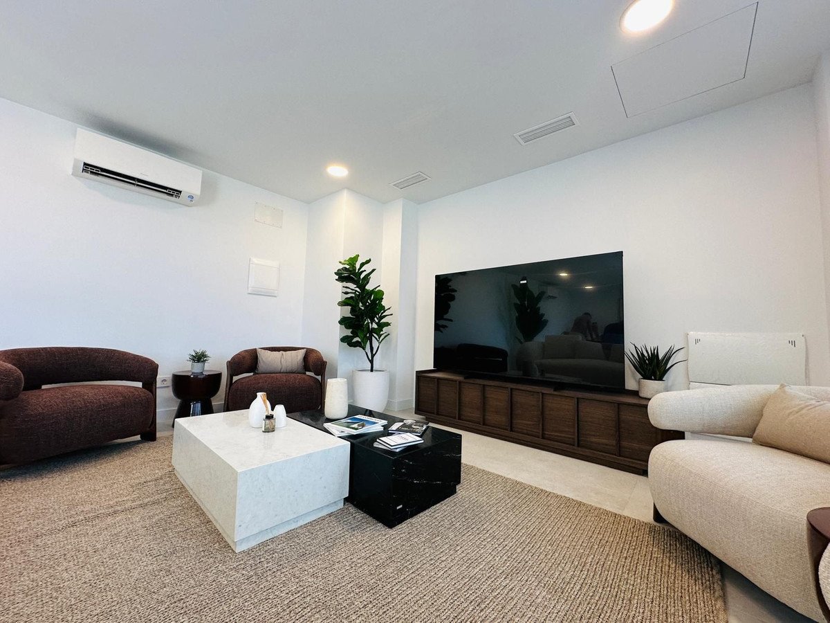 3 Bed Middle Floor Apartment in Manilva