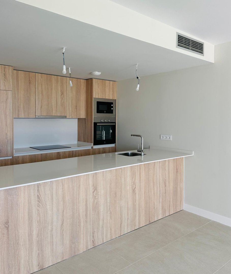 3 Bed Middle Floor Apartment in Manilva
