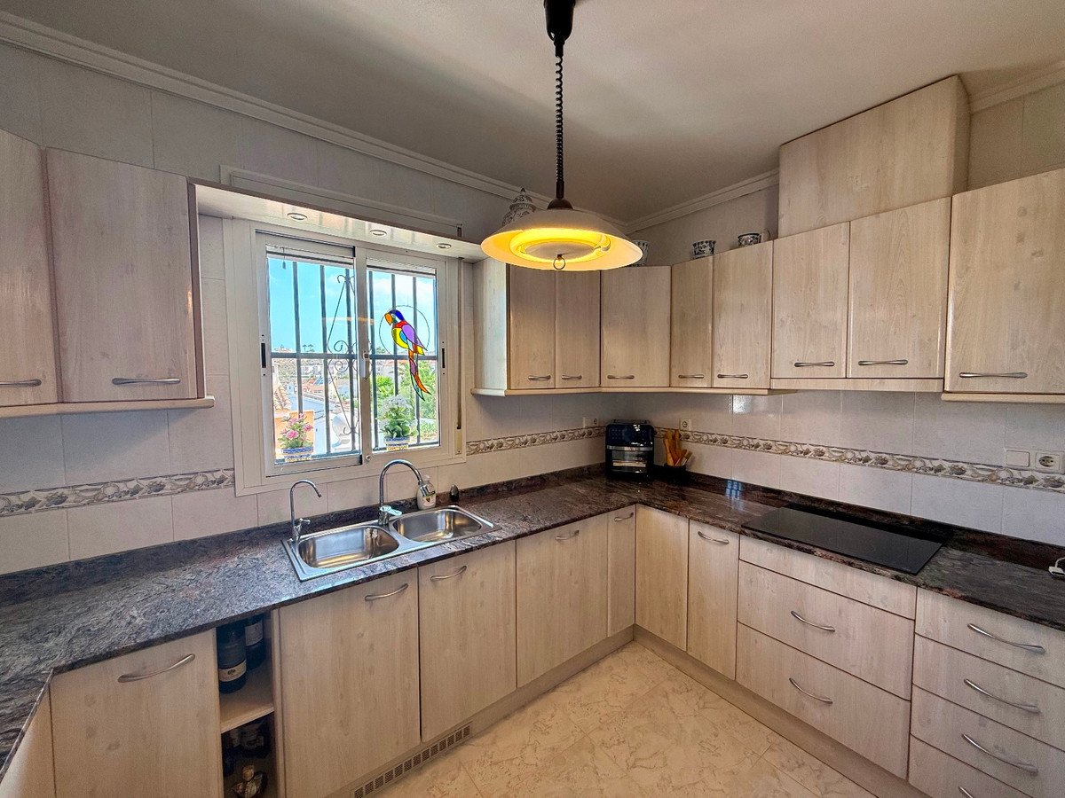 6 Bed Detached Villa in Rojales