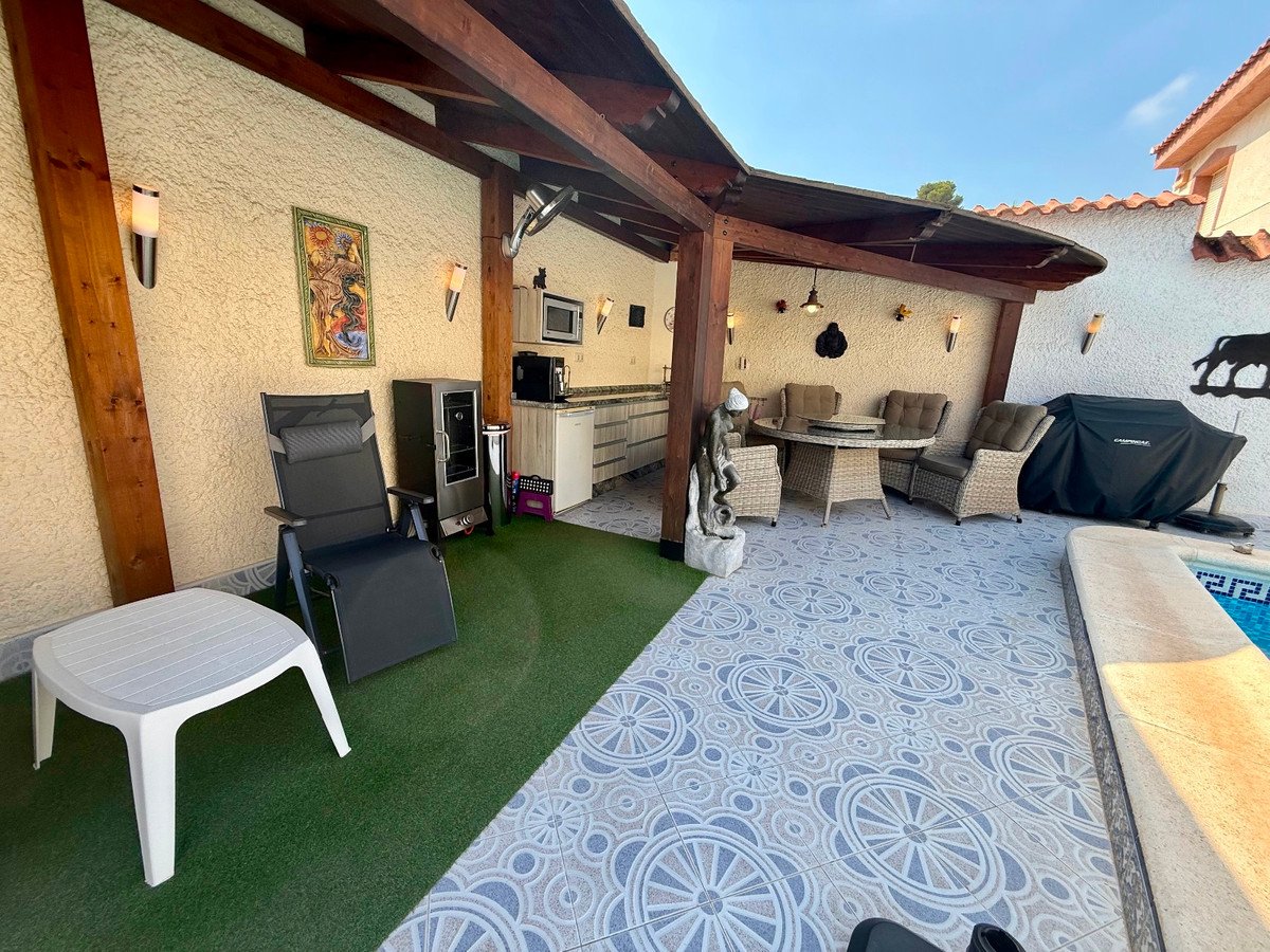 6 Bed Detached Villa in Rojales