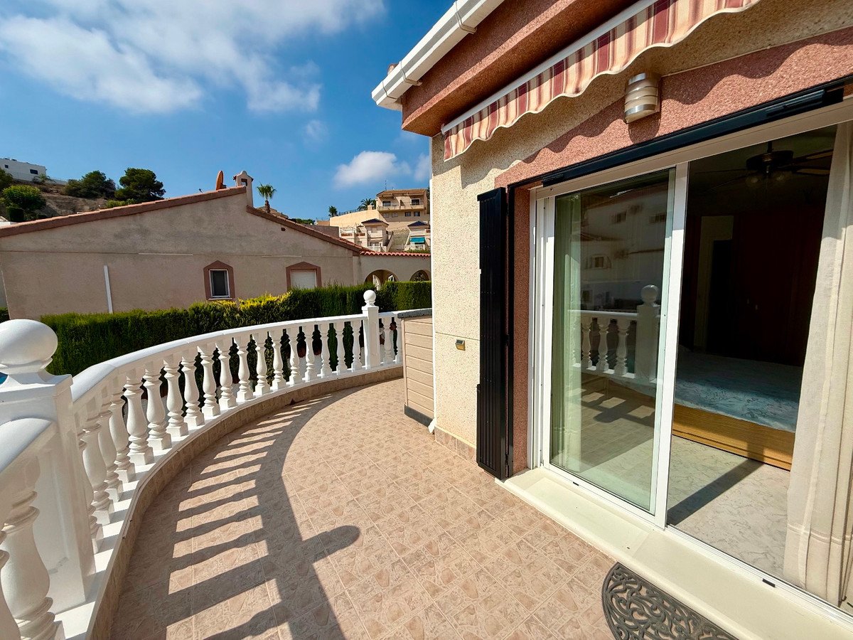 6 Bed Detached Villa in Rojales