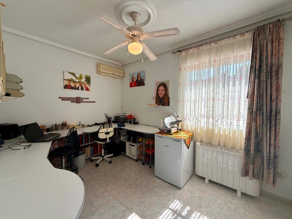 6 Bed Detached Villa in Rojales