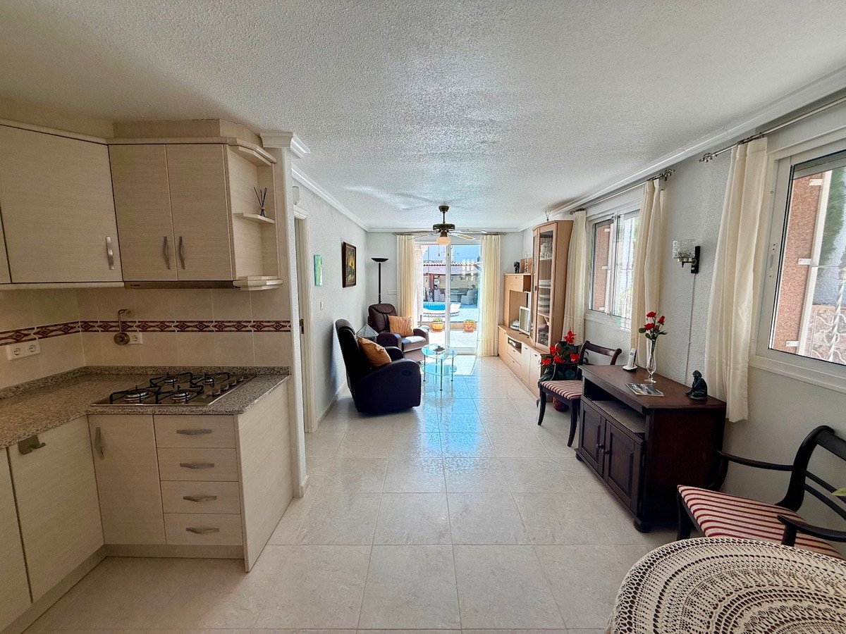 6 Bed Detached Villa in Rojales