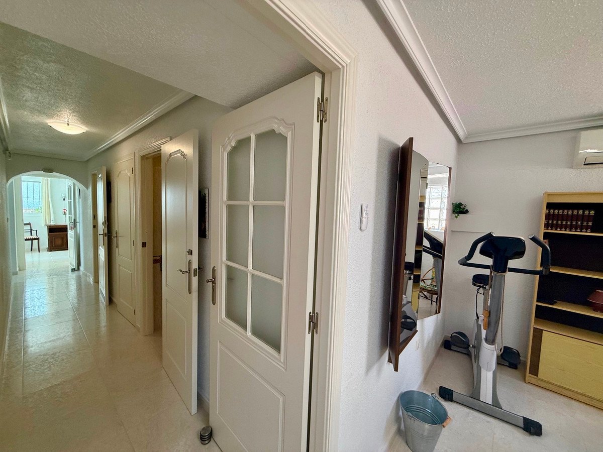 6 Bed Detached Villa in Rojales