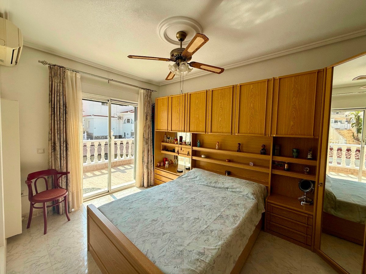6 Bed Detached Villa in Rojales
