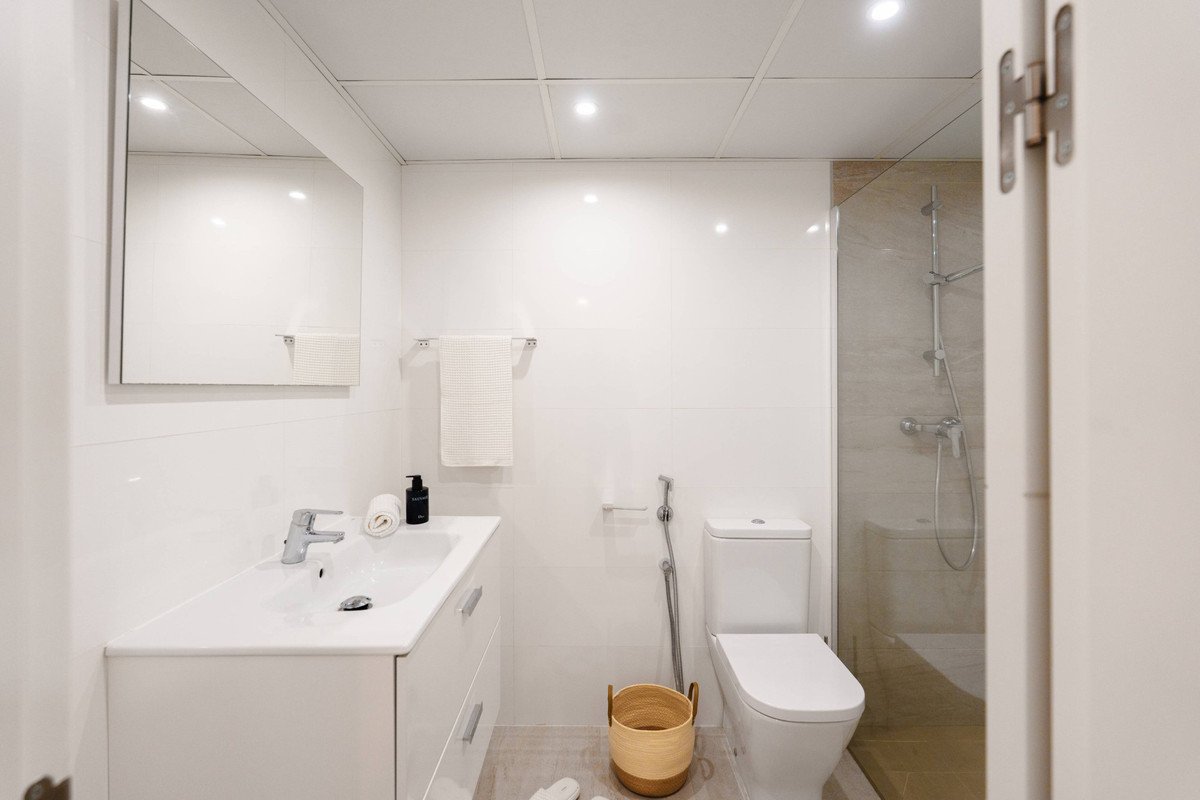 4 Bed Middle Floor Apartment in Nueva Andalucía