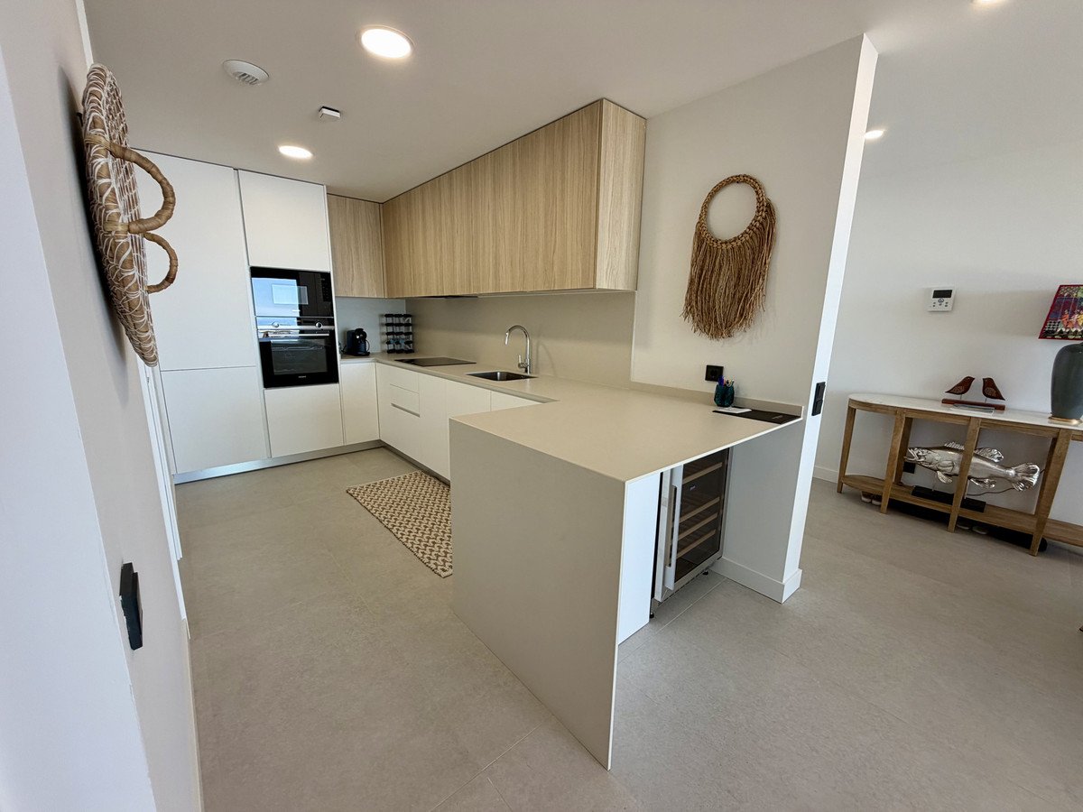 2 Bed Middle Floor Apartment in Marbella