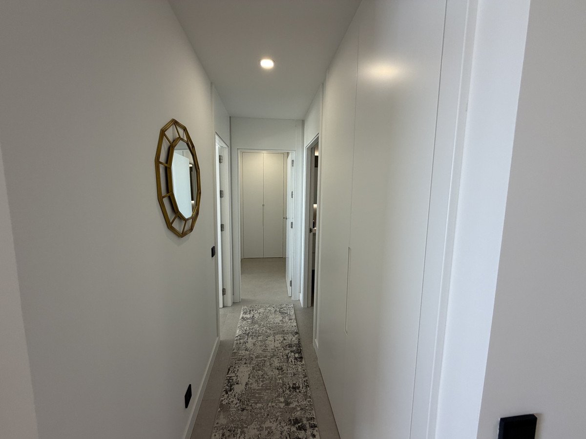 2 Bed Middle Floor Apartment in Marbella
