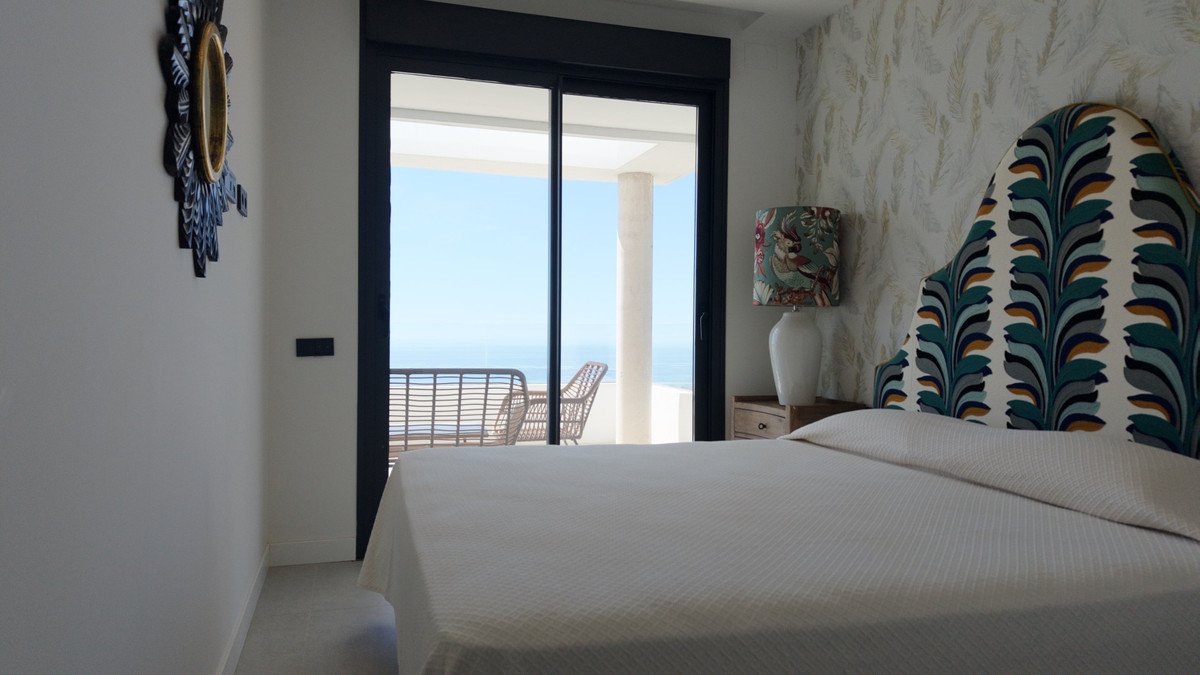 2 Bed Middle Floor Apartment in Marbella
