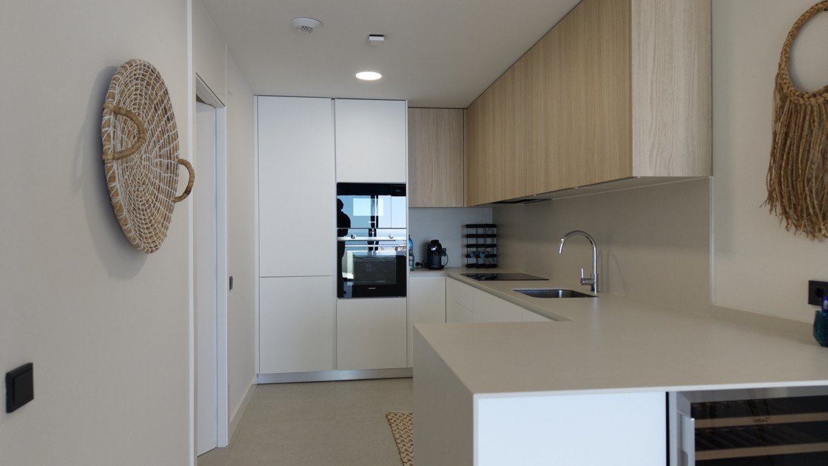 2 Bed Middle Floor Apartment in Marbella
