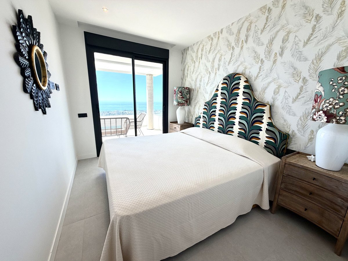 2 Bed Middle Floor Apartment in Marbella