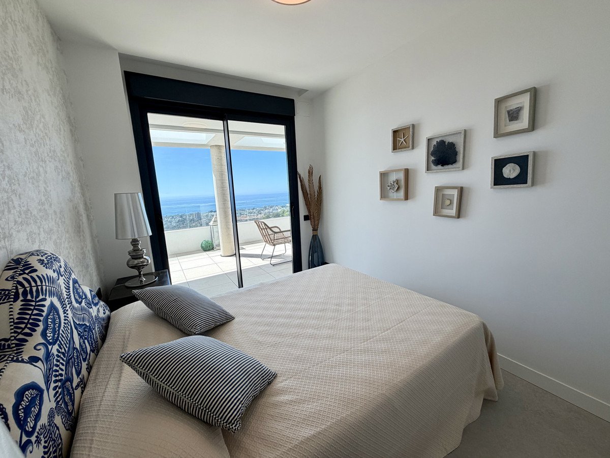 2 Bed Middle Floor Apartment in Marbella