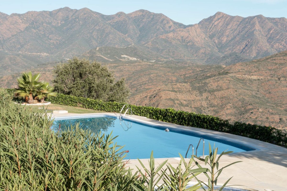 4 Bed Townhouse in La Mairena