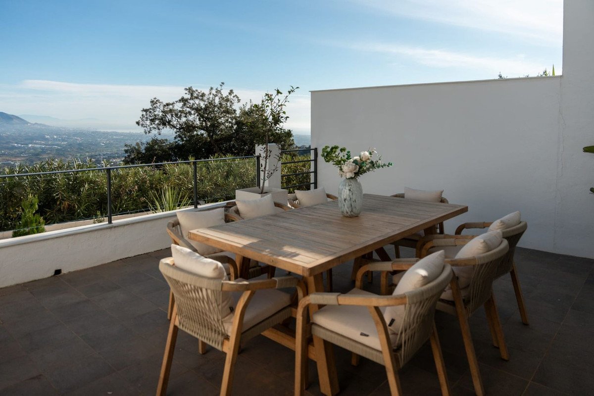 4 Bed Townhouse in La Mairena
