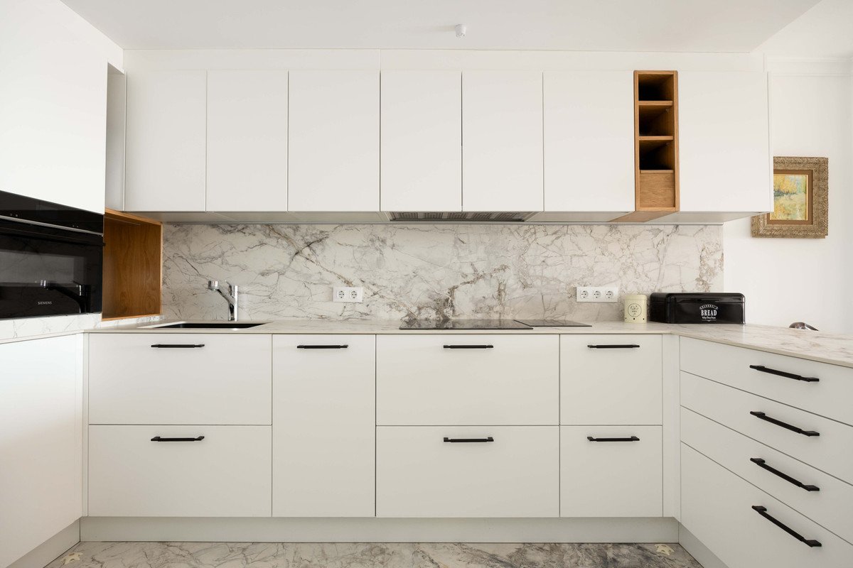2 Bed Middle Floor Apartment in Calahonda
