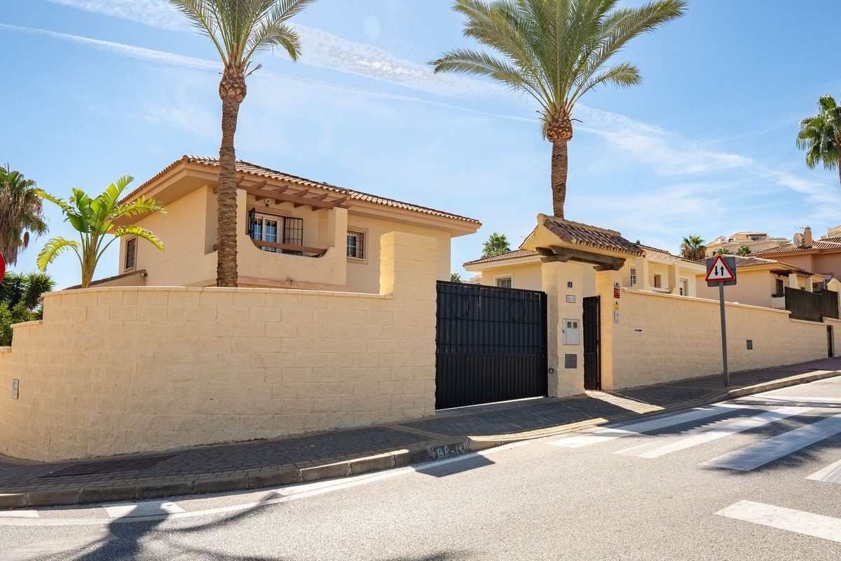 4 Bed Detached Villa in La Cala Hills