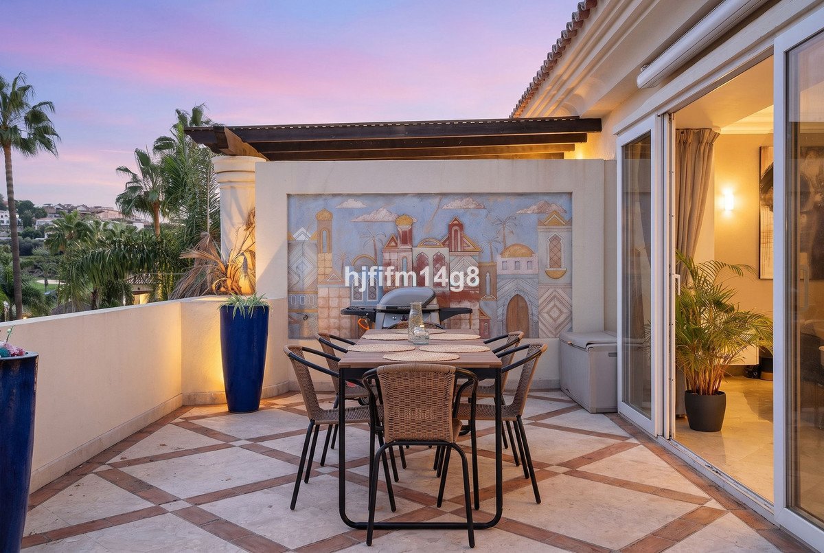 2 Bed Penthouse in Nueva Andalucía