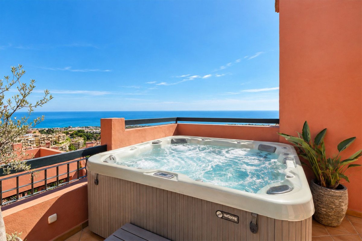 4 Bed Penthouse Duplex in Calahonda