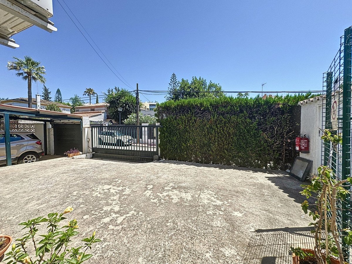 4 Bed Detached Villa in Nueva Andalucía