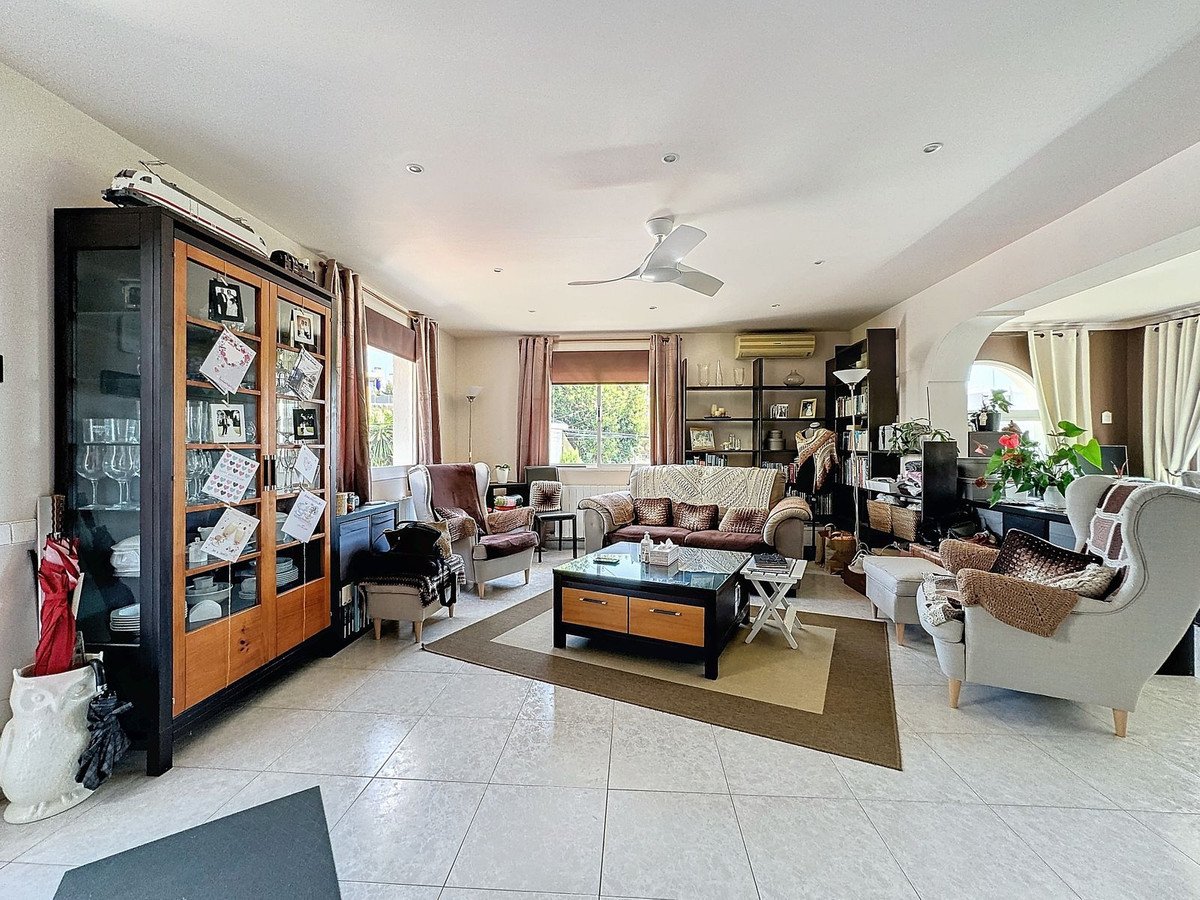 4 Bed Detached Villa in Nueva Andalucía