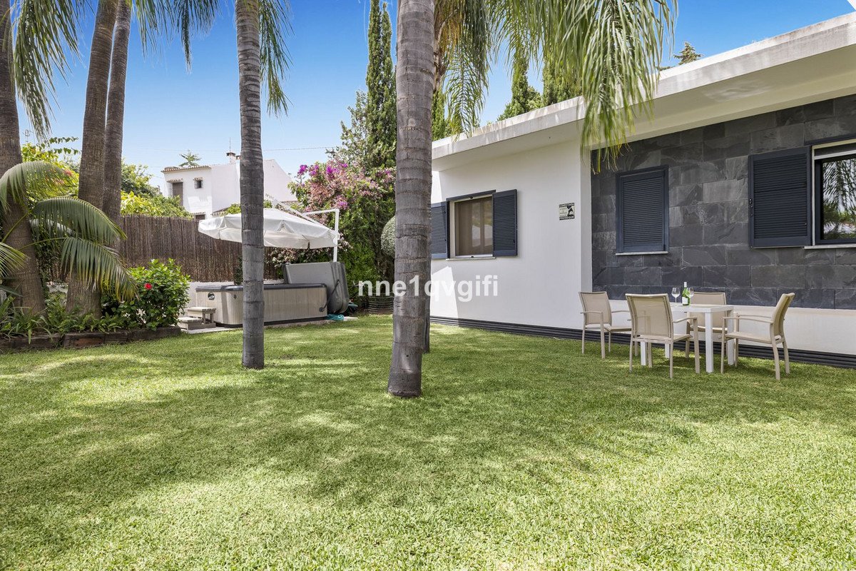 5 Bed Detached Villa in Coín