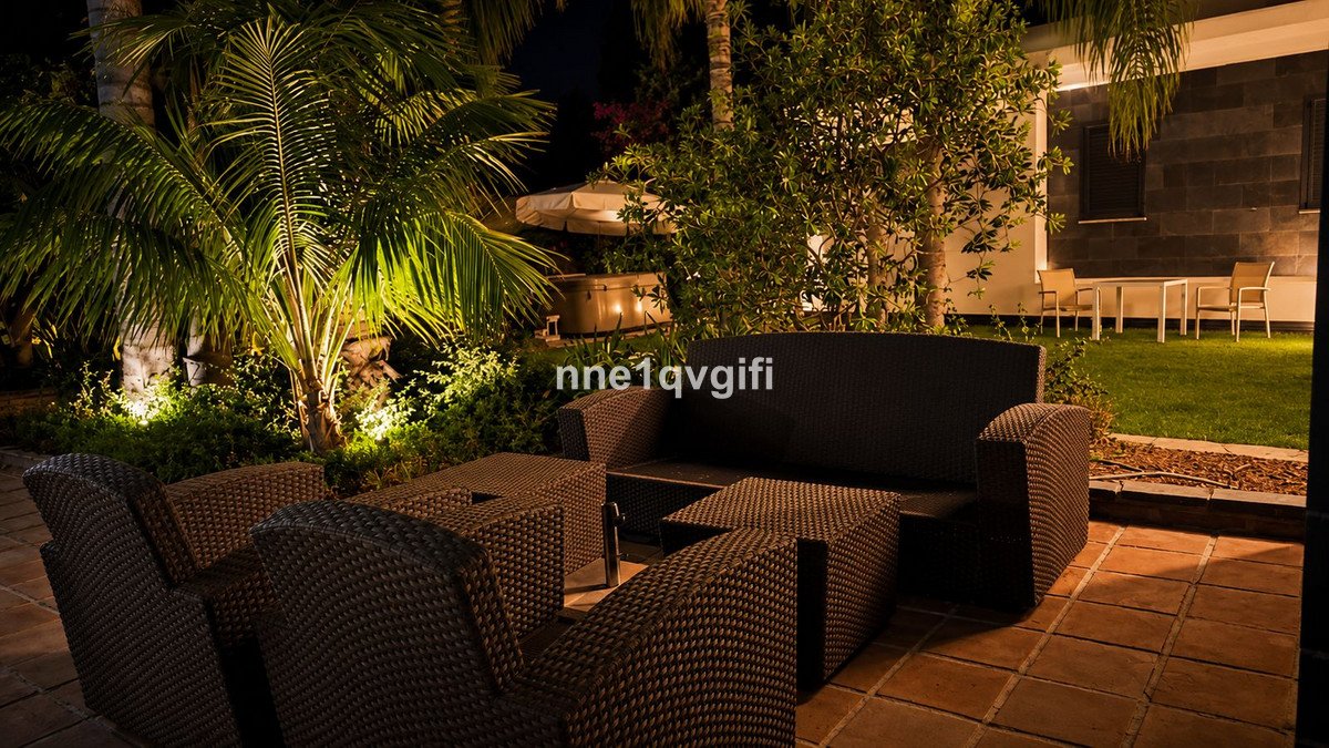 5 Bed Detached Villa in Coín