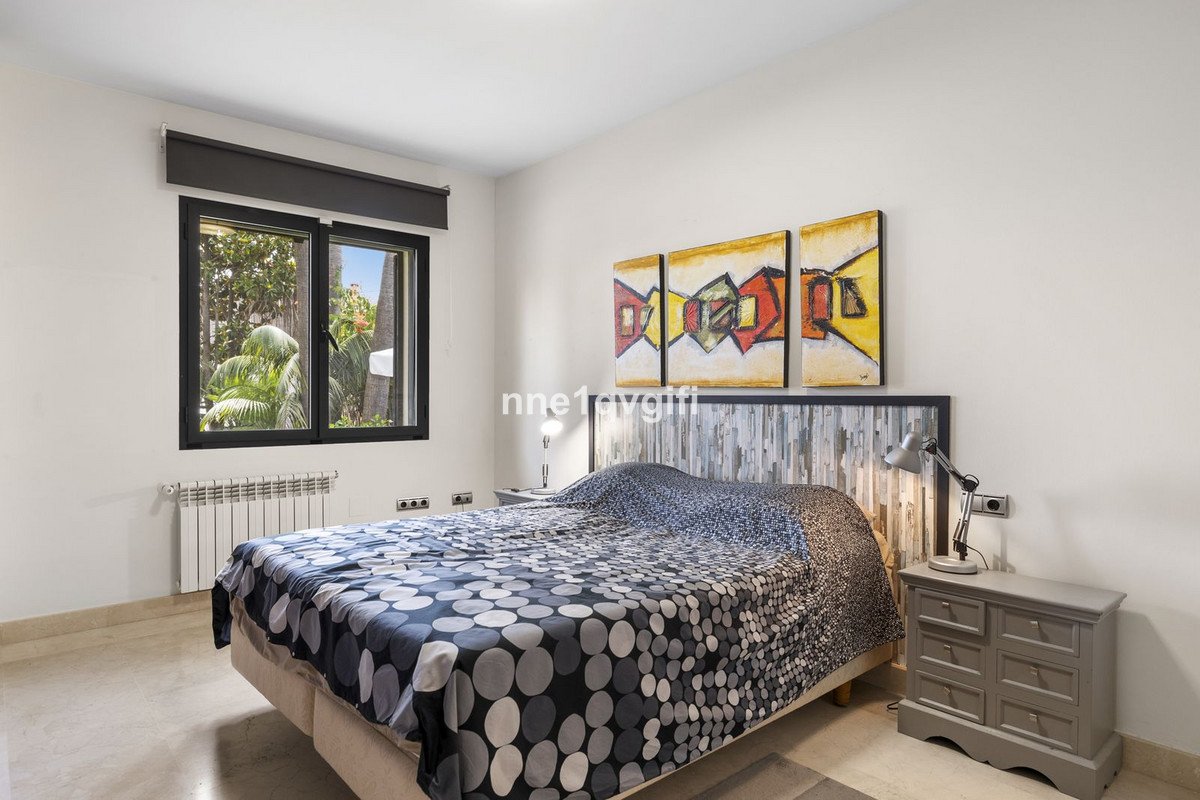 5 Bed Detached Villa in Coín
