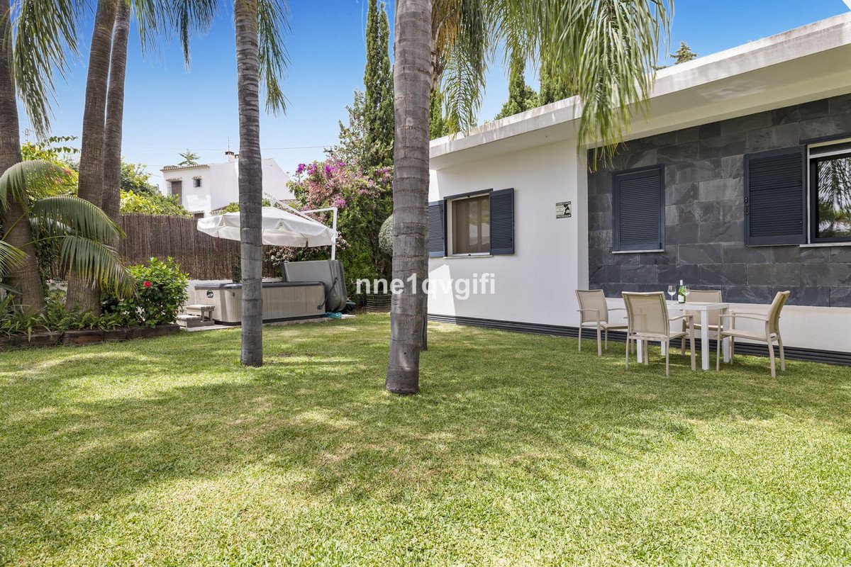 5 Bed Detached Villa in Coín